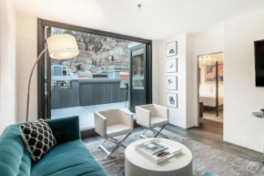 New San Juan 303 by AvantStay Modern Penthouse w Deck Overlooking Main Street Telluride